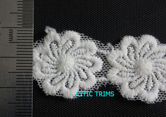 Bông thêu trang trí ren Trim 2.5cm Flower Pattern Với nhuộm màu
