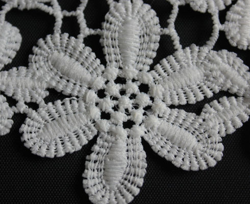 Qmilch thêu trang trí ren Trim đen / trắng 11cm Flower Pattern