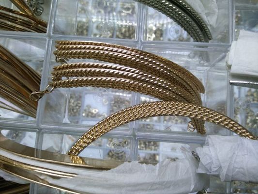 Hợp kim nửa kim loại hình bầu dục cắt sinh thái thân thiện với Bất thường hoa vàng