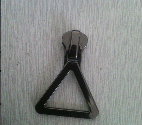 Eco thân hợp kim Zipper Kéo Đối với quần áo Gunmetal mạ Triangle Shape