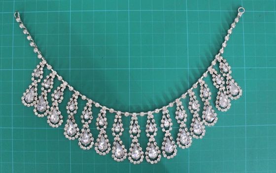 Bạc và rõ ràng phụ nữ Handmade Rhinestone hợp kim vòng cổ cho cô gái váy